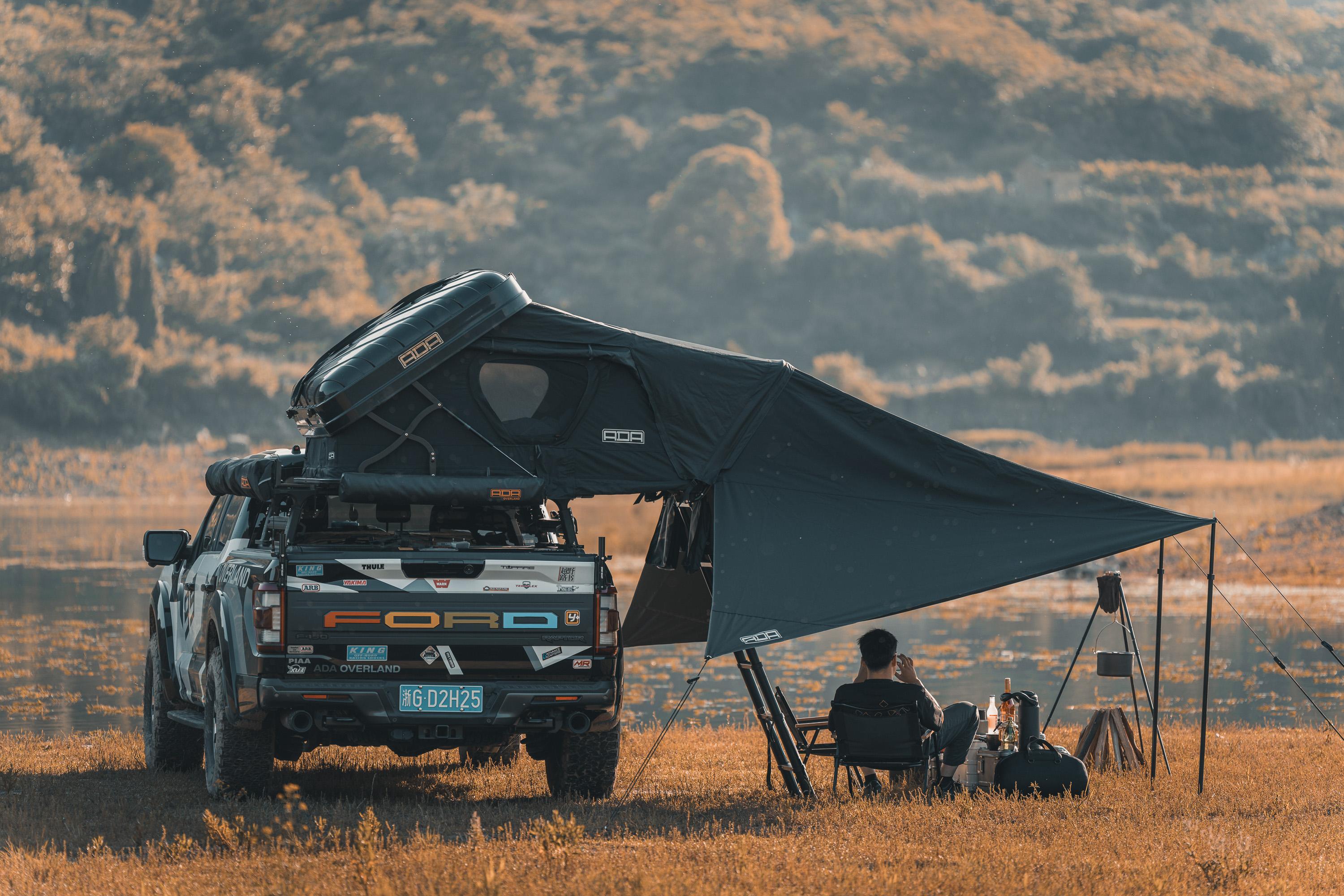 Jiadrooe Titan T3033 One-Piece Die-Cast Aluminum Hard Shell Rooftop Tent with Awning & AC Port